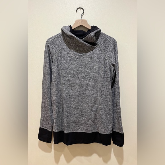 lululemon athletica Tops - Lululemon Think Fast Heather Grey and Black Hooded Pullover - Women’s Size 10